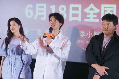 吃瓜明星娱乐八卦群微博,揭秘“吃瓜明星”娱乐八卦群微博背后的故事