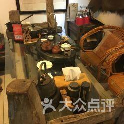 娱乐吃瓜酱爷爷带骨灰盒,遗愿带骨灰盒引发网友热议