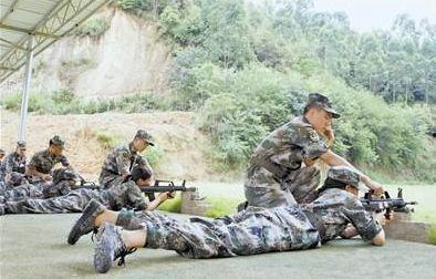 娱乐吃瓜酱军训,娱乐吃瓜酱的军旅成长记